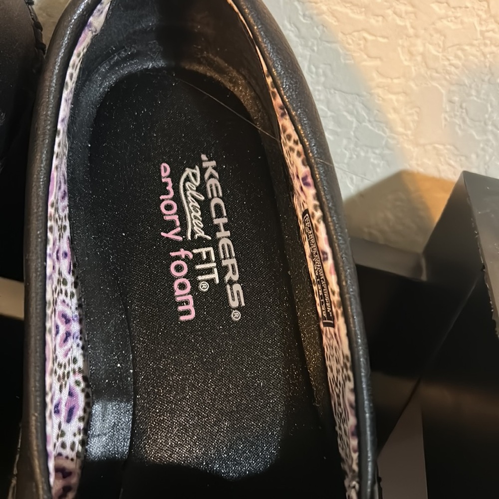 Nwot Skechers Relaxed Fit Memory Foam Size 9 Ladi… - image 2